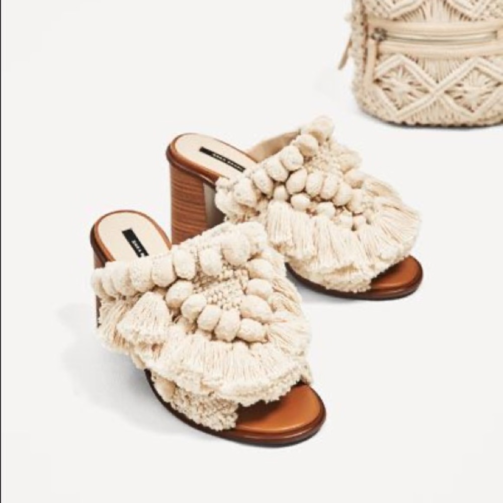 pom pom mules 🥭
